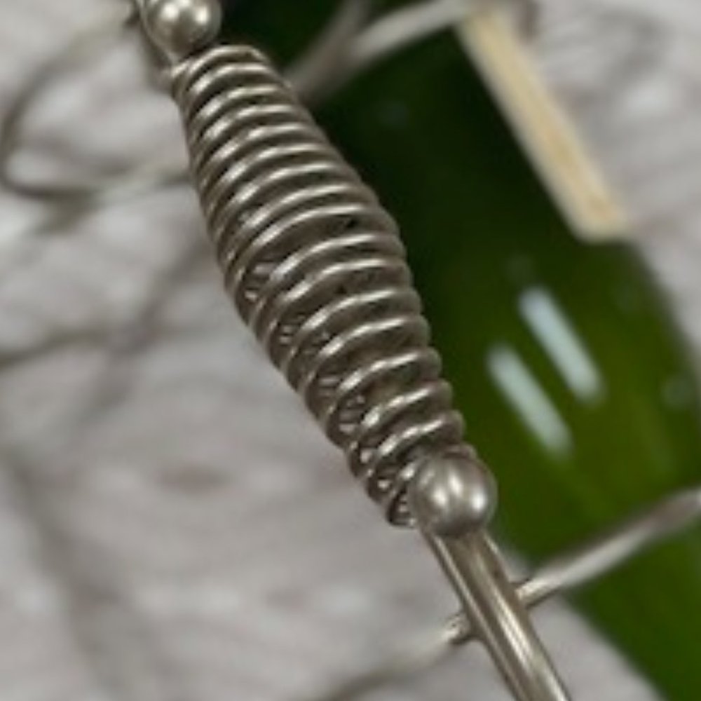 Nice! Silver Tone Metal Wine/Bottle Holder - Picture 3 of 8